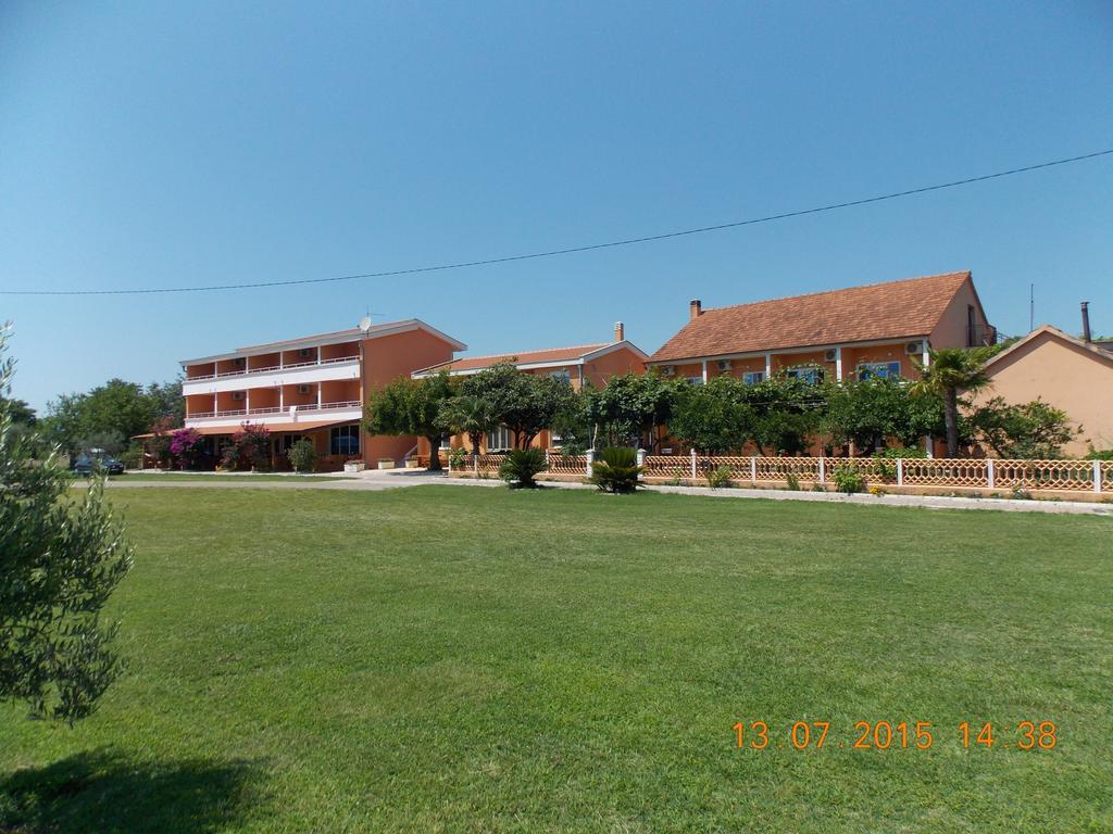 Delfini Holiday Homes Ulcinj Exterior photo