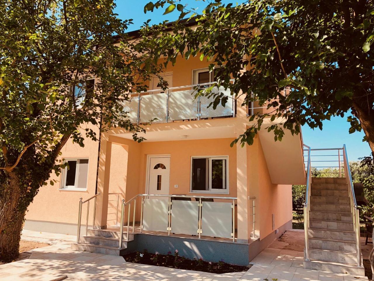 Delfini Holiday Homes Ulcinj Exterior photo
